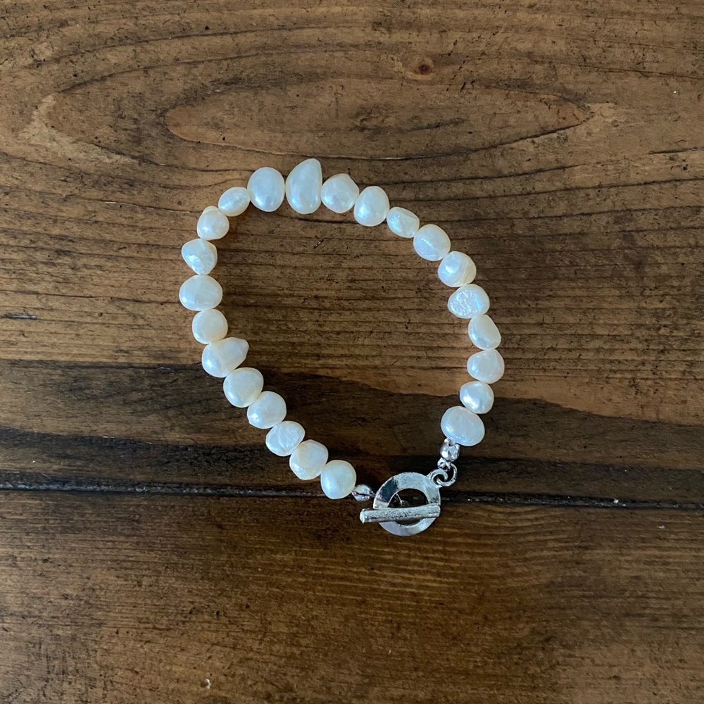 White Natural Pearl Bracelet